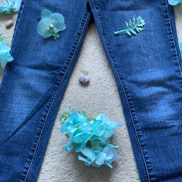 Women’s Jeans - Picture 3 of 6